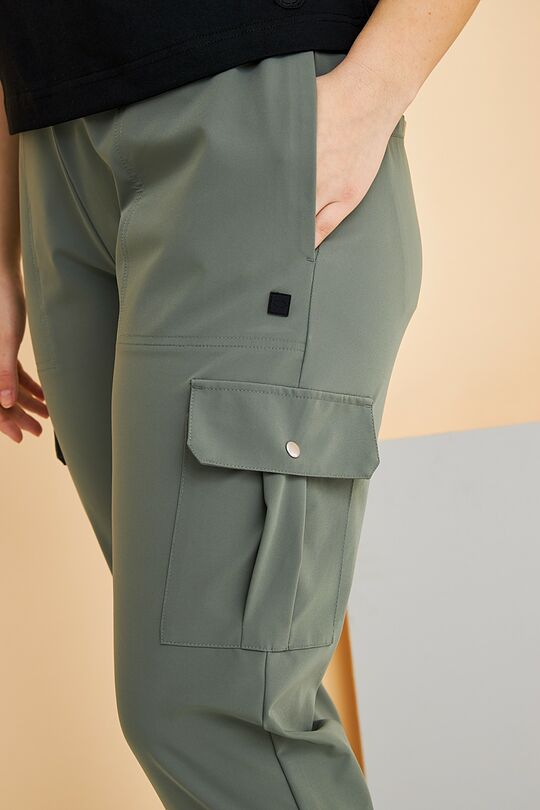 Tamprios laisvo silueto kelnės 4 | ŽALIA | Audimas