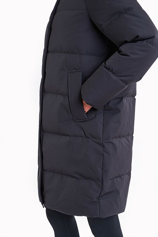 Pūkinis paltas apsaugantis nuo kritulių 5 | JUODA | Audimas