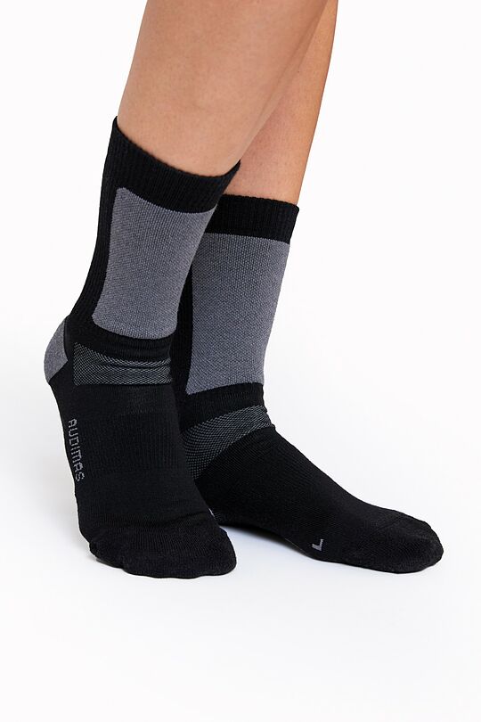 Vidutinio ilgio kojinės žygiams su merino vilna 3 | JET BLACK | Audimas