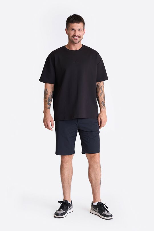 Padidinto silueto marškinėliai  Unisex 8 | JUODA | Audimas