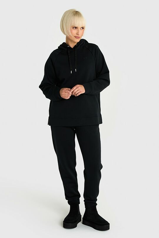 Medvilninis džemperis šiauštu vidumi 6 | JUODA | Audimas