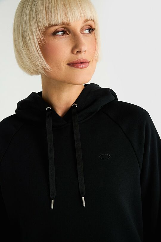 Medvilninis džemperis šiauštu vidumi 2 | JUODA | Audimas