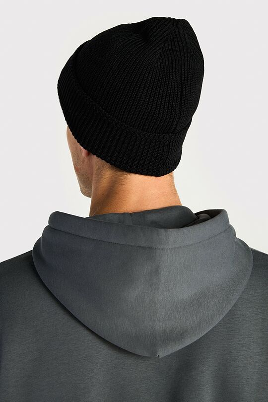 Polylana megzta kepurė 5 | JUODA | Audimas