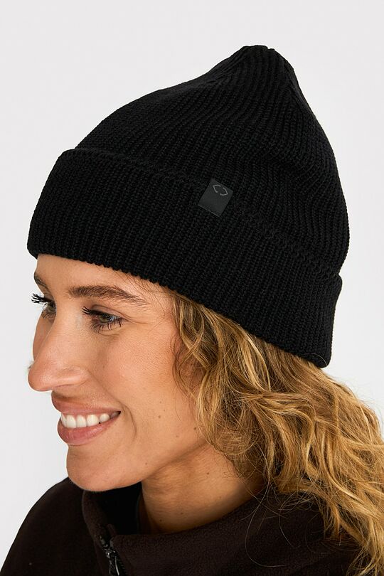 Polylana megzta kepurė 6 | JUODA | Audimas