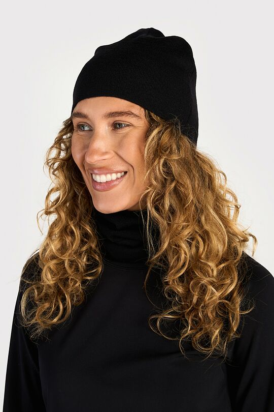 Megzta merino vilnos kepurė 2 | JUODA | Audimas