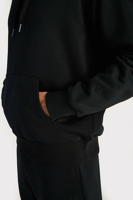 Padidinto silueto medvilninis džemperis šiauštu vidumi 3 | JUODA | Audimas