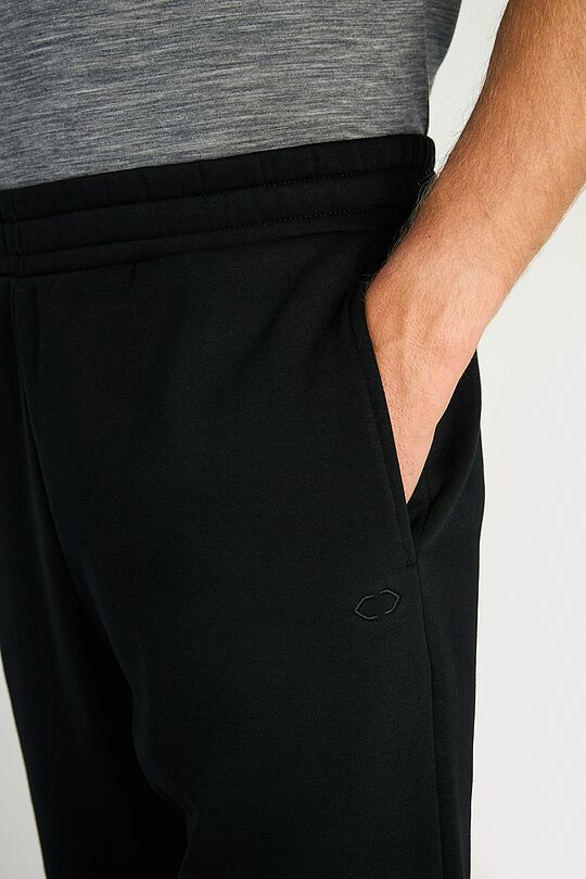 Padidinto silueto medvilninės kelnės šiauštu vidumi 3 | JUODA | Audimas