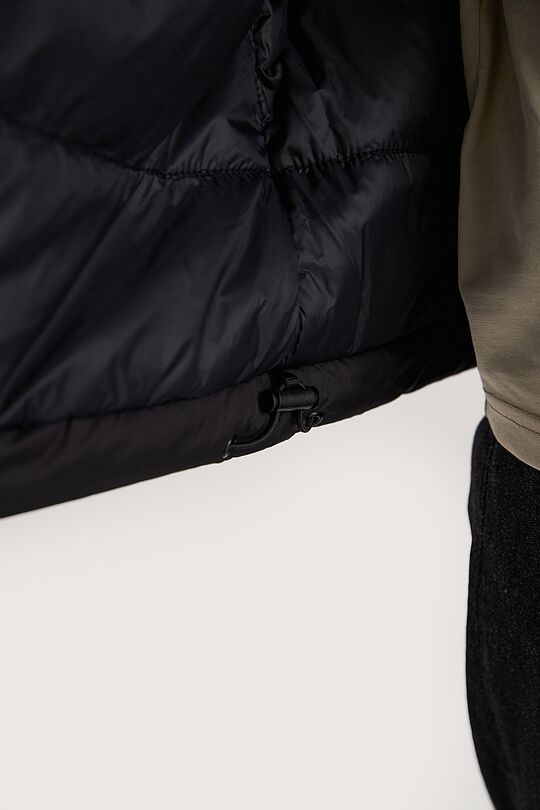 Striukė su sintetiniu pašiltinimu 7 | JUODA | Audimas