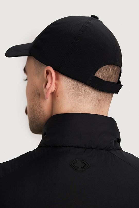 Lengva liemenė su sintetiniu pašiltinimu 3 | JUODA | Audimas