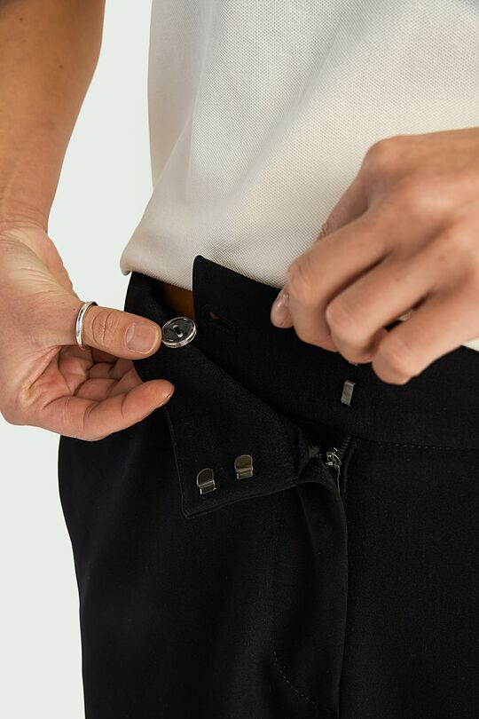 Tiesaus silueto kelnės 5 | JUODA | Audimas