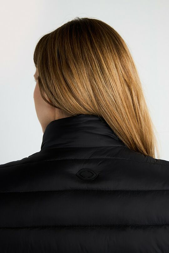 Liemenė su sintetiniu pašiltinimu 3 | JUODA | Audimas