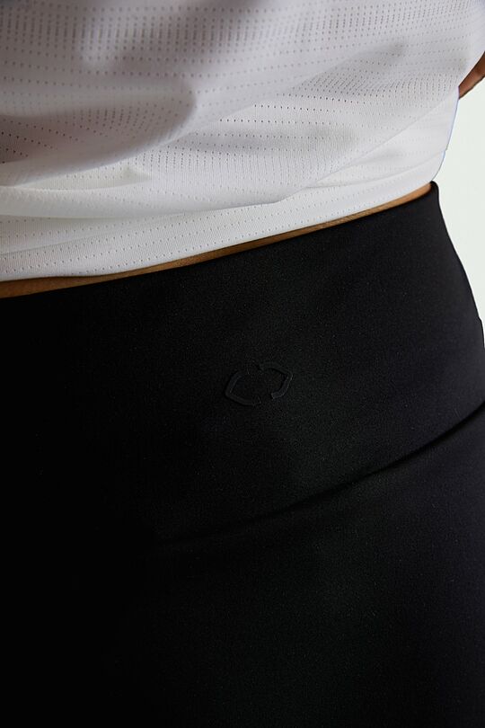 Sportinis sijonas su šortukais 5 | JUODA | Audimas