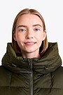 Pūkinis paltas su dideliu gobtuvu 4 | ŽALIA | Audimas